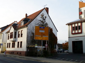 Straßenschild nach Froschhausen