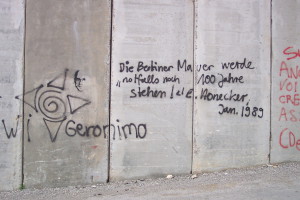 Die Mauer in Bethlehem, Palästina, "Die Berliner Mauer werde notfalls noch 100 Jahre stehen! E. Honecker, Jan 1989
