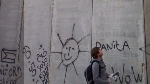 Rüdiger an der Mauer in Bethlehem, Palästina, 2008